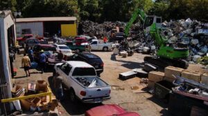 people dropping off scrap metal to be sold