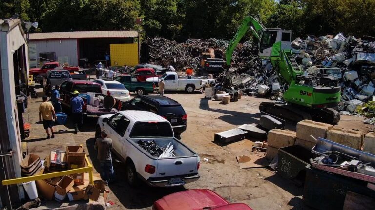 people dropping off scrap metal to be sold