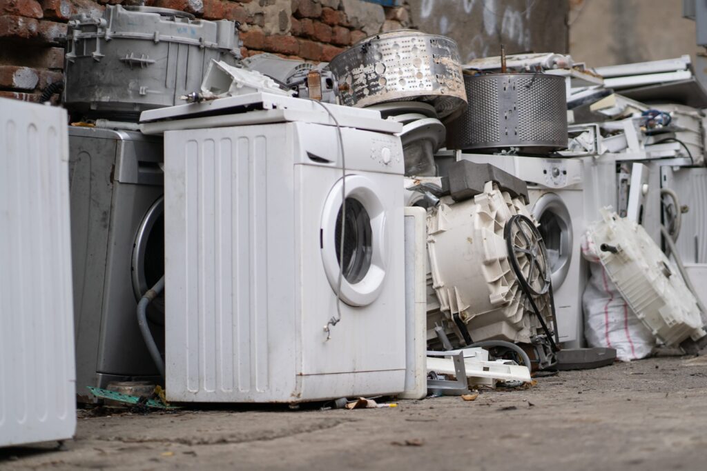 How to Safely Remove Metal from Old Appliances
