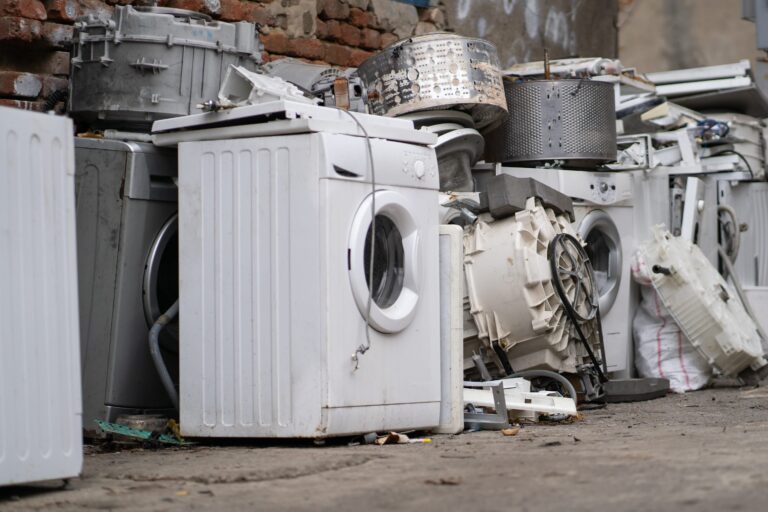 How to Safely Remove Metal from Old Appliances